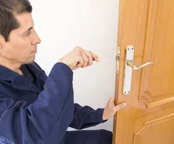 Golden Locksmith Services Fort Lauderdale, FL 954-364-3658 Golden Locksmith Services Fort Lauderdale, FL 954-364-3658 - 1-Locksmith-Service