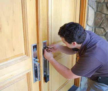 Golden Locksmith Services Fort Lauderdale, FL 954-364-3658 - 10-House-Locksmith