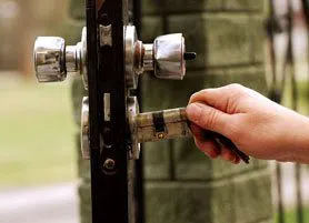 Golden Locksmith Services Fort Lauderdale, FL 954-364-3658 Golden Locksmith Services Fort Lauderdale, FL 954-364-3658 - 13-Re-Key-Locks